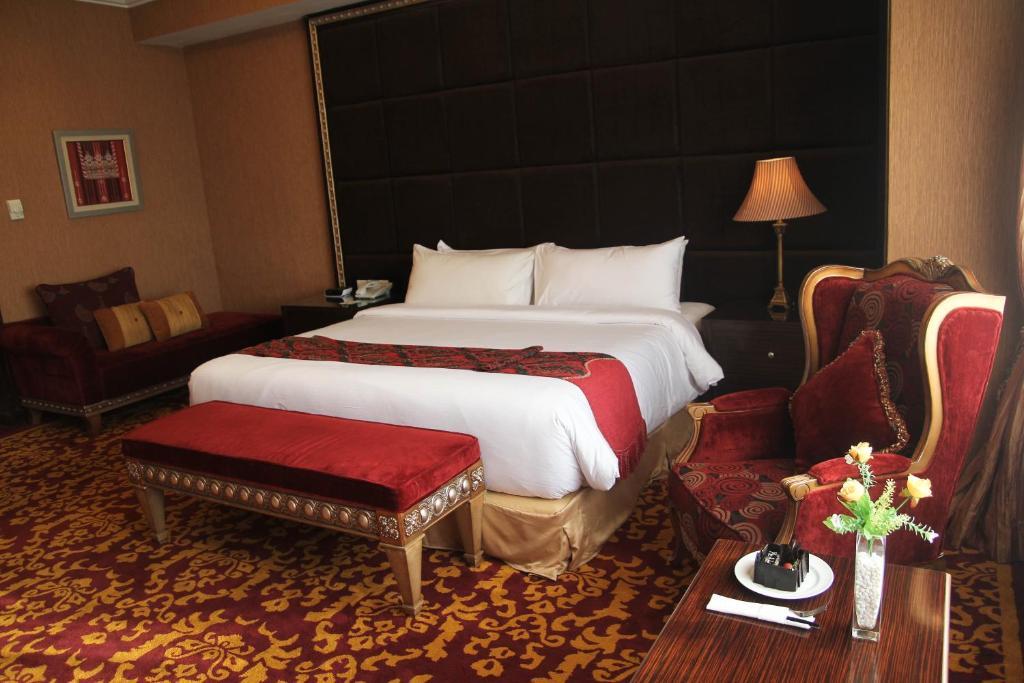 Premier Basko Hotel Padang  Exterior foto