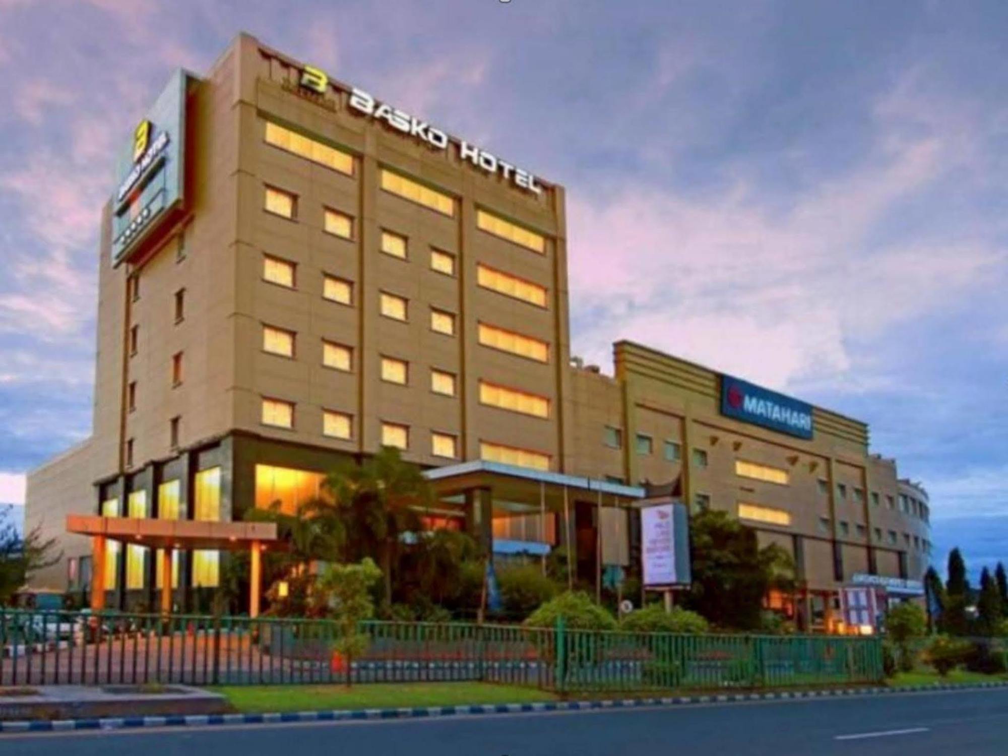 Premier Basko Hotel Padang  Exterior foto